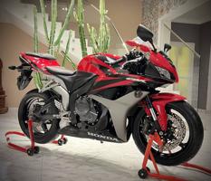 إعلان عن Honda CBR 600RR