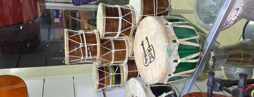 إعلان عن محل عود ومرواس حولي شارع بن خلدون مقابل ماكدونالدز بجوار المزيني