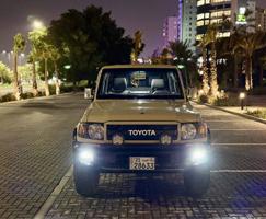 إعلان عن تويوتا لاندكروزر فئة ال 70 موديل 22 عداد 81 سيرفس منتظم بالوكاله