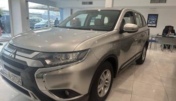 إعلان عن متسوبيشي اوتلاندر