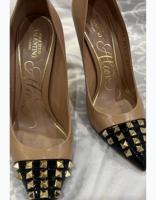 إعلان عن استعمال خفيف كعب فلنتينو مع مرفقاته