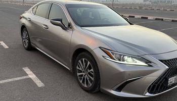 إعلان عن لكزس ES350