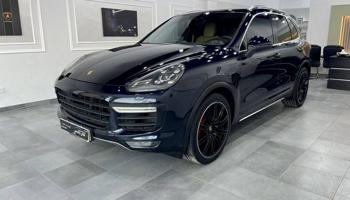 إعلان عن Cayenne Turbo 2015