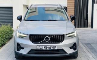 إعلان عن فولفو XC40 B4 موديل 2023