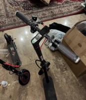 إعلان عن سكوتر كهربائي بطاريته خربانه و الشاشه مكسوره و ما في بريك تصليحه ب ٢٠