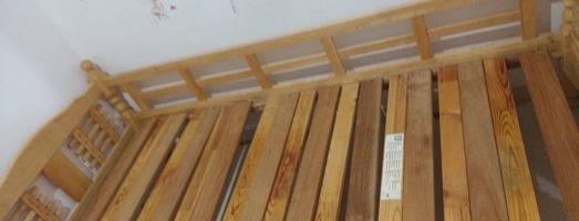 إعلان عن Single woden bed