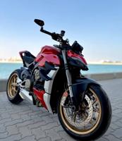 إعلان عن دوكاتي v4