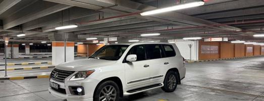 إعلان عن للبيع لكزس