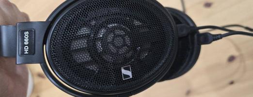 إعلان عن Sennheiser HD 660S