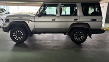 إعلان عن Land Cruiser LX 4WD V6