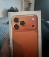 إعلان عن للبيع ايفون ١٧ بروماكس اللون برتقالي ٢٥٦ فيفا بالكرتوون