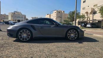 إعلان عن Porsche 911 turbo