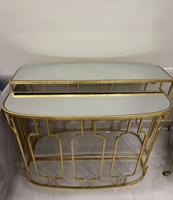 إعلان عن عدد ٢ طاولة  كنسلتو  ذهبية من ميداس