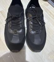 إعلان عن Armani shoes