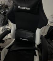 إعلان عن كرسي وطاولة قيمنق غير اصلي ولكن لايوجد خرابات