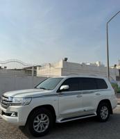 إعلان عن لاند كروزر في اكس ار