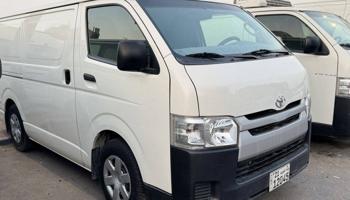 إعلان عن تأجير باصات مقفل وثلاجة وركاب