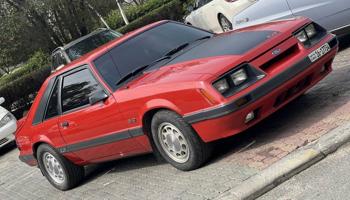 إعلان عن موستنغ 1986