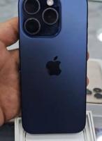 إعلان عن للبيع ايفون 15 pro عدد 3 كاميرات لون ازرق تيتانيوم