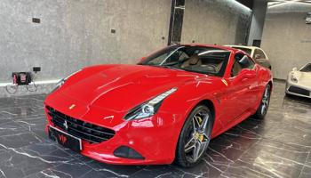 إعلان عن فيراري كالفورنيا T