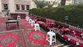 إعلان عن تأجير كراسي  وطاولات وكنفات مكيفات وزينه منزل