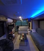 إعلان عن بيع او بدل كرفان ٣٦ قدم بلكونه مع وانيت HD