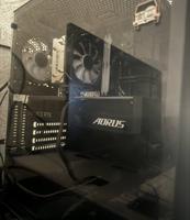 إعلان عن بي سي وشاشة قيمينيق