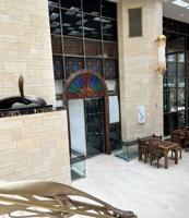 إعلان عن مطلوب تعيين لمطعم إيراني معلمة حلويات إيرانية