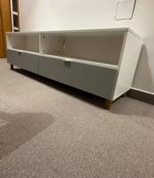 إعلان عن طاولة تلفزيون TV table for sale