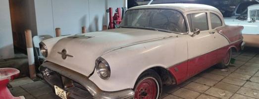 إعلان عن للبيع سيارتين اولدزموبيل 1956