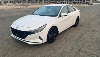 إعلان عن 2023-hyundai-ELANTRA