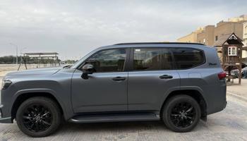 إعلان عن Land Cruiser twin turbo