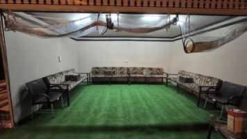 إعلان عن ثيل صناعي عشب