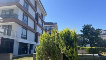 إعلان عن شقة دوبليكس للبيع في يالوفا الهادئة في وسط الطبيعة والبحر