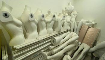 إعلان عن للبيع مانيكانات كلهم نسائي جمله الحبه 5 دك