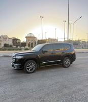 إعلان عن لاند كروزر