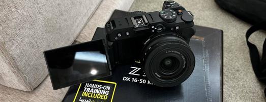 إعلان عن كاميرا نيكون Z30