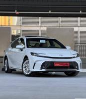 إعلان عن Camry LE / 2025 / اصفار / فئة الوسط