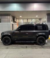 إعلان عن للبيع ديفندر HSE موديل ٢٠٢٤ ماشي ٣٩ سته سلندر اللون كاربثيان