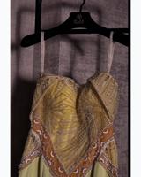 إعلان عن فستان عرس لبسه ساعتين فقط نظيف ومن مصصمه اوليا كوتور  قابل للمساومه