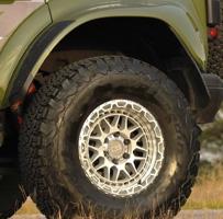 إعلان عن 5 رنقات بلاك راينو مقاس ١٧ (٦) براغي