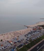 إعلان عن شقه للايجار شاطئ البلاجات السالميه صف اول