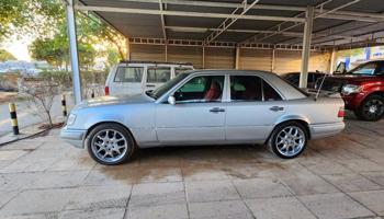 إعلان عن للبيع مرسيدس E420 موديل 1994 .ملاحظه المكينه مبدله 500