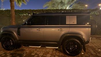 إعلان عن Defender 110