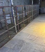 إعلان عن فندقه كلاب