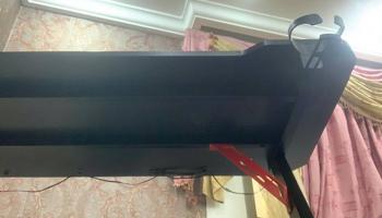 إعلان عن طاولة قيمنق للبيع ، قابل للتفاوض ، بيعة سريعة