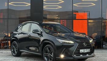 إعلان عن LEXUS NX300 _2025 عداد 6 الاف فقط