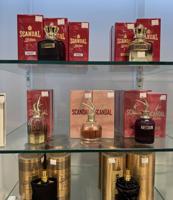 إعلان عن متوفر جميع انواع العطورات