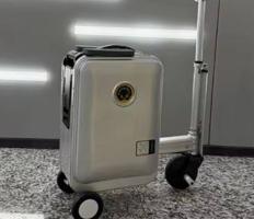 إعلان عن شنطة سفر سكوتر