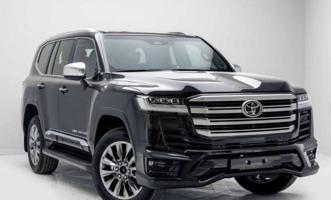 إعلان عن لاند كروزر 2026 اصفار